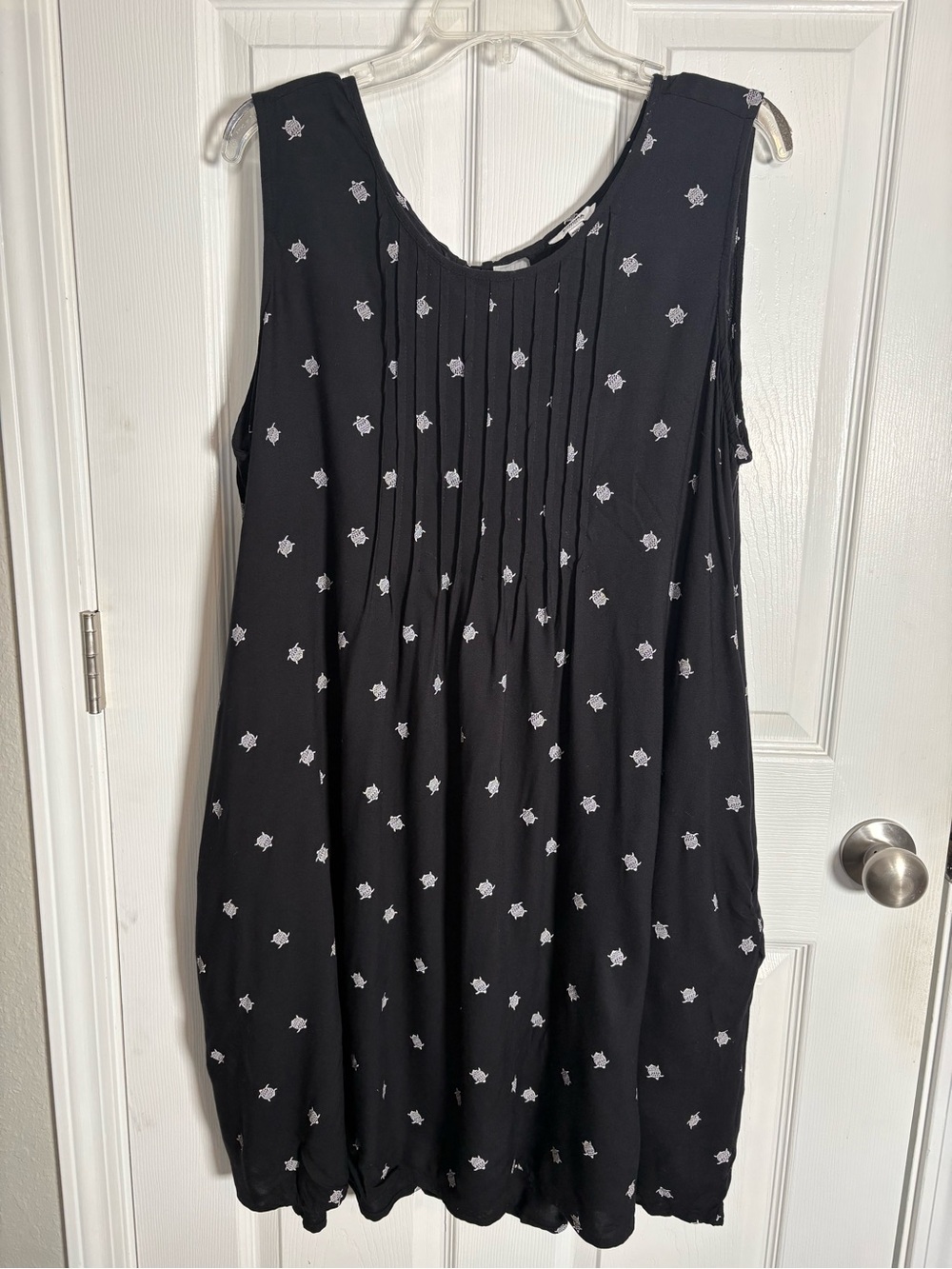Sonoma Women’s Black Sleeveless Pleated Shift Dress with White Sea Turtle Print.